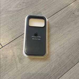 Apple iPhone 17 Pro Silicone Case - Charcoal